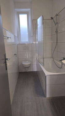Bad einer renovierten Wohnung - 
