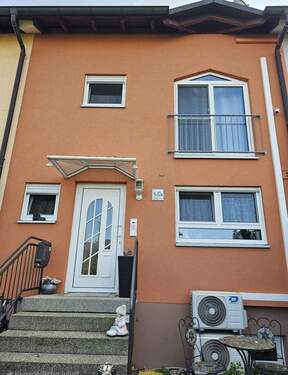 Hausansicht vorne - 5 Zimmer Reihenmittelhaus zum Kaufen in Schallstadt