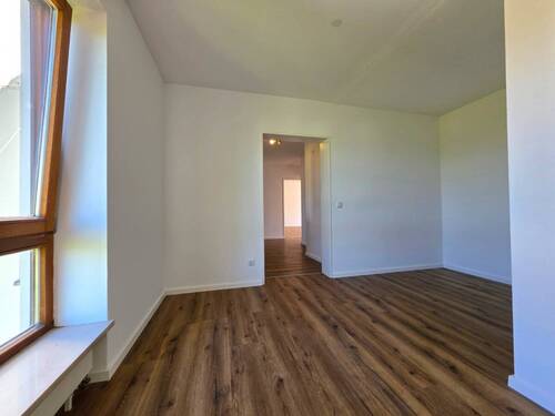 Großer Eingangsbereich (Garderobe) - 