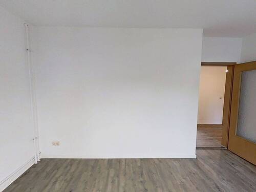 Ansicht II: Wohn- und Esszimmer - 2 Zimmer Etagenwohnung zur Miete in Pirna