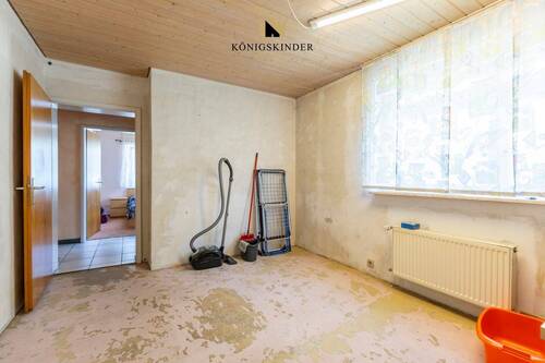 Ankleide- oder Kinderzimmer 3 zum Flur (EG) - 