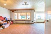 Blick in den Wohnbereich (EG) - Mehrfamilienhaus, Wohnhaus mit 247,00 m² in Wendlingen am Neckar zum Kaufen