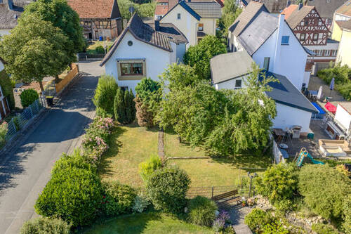 Haus und Garten - Einfamilienhaus mit 198,00 m² in Solms zum Kaufen