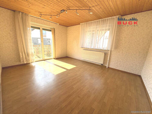 Schlafzimmer im OG - 6 Zimmer Doppelhaushälfte zum Kaufen in Bad Ditzenbach