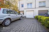 Stellplatz und Garage - 