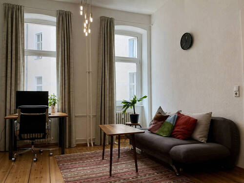 Wohnzimmer mit Couch - 