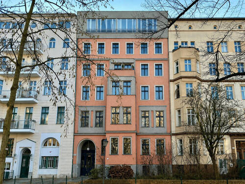 Haus - Besonderer Schnitt, starke Lage: 2 Zimmer im Herzen von Berlin