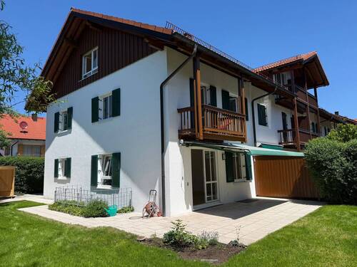 Süd-Westansicht - großes, neu renoviertes, energetisches REH in ländlicher Idylle