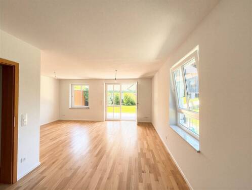 helles Wohnzimmer - 5 Zimmer Reihenendhaus zur Miete in Brunnthal