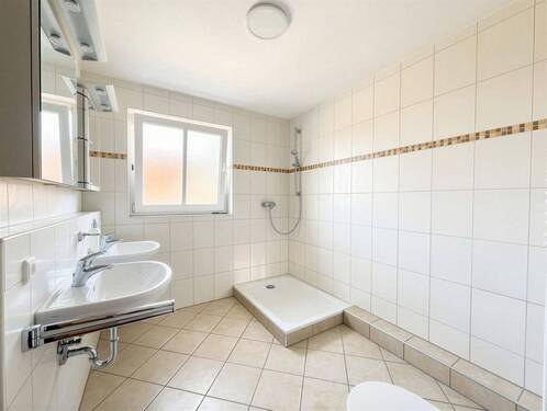 1. OG Duschbad - 