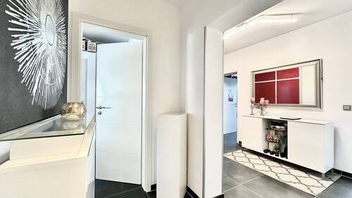 Diele - 4 Zimmer Etagenwohnung in Leverkusen