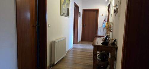 Flur - Etagenwohnung mit 84,00 m&sup2; in Hameln zum Kaufen