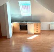 Kleine Dachgeschosswohnung in zentraler Lage - perfekt für Berufspendler! - Hude