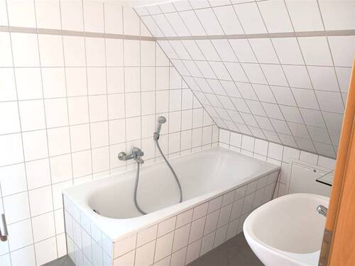 Bad - Etagenwohnung mit 35,00 m&sup2; in Hude zur Miete