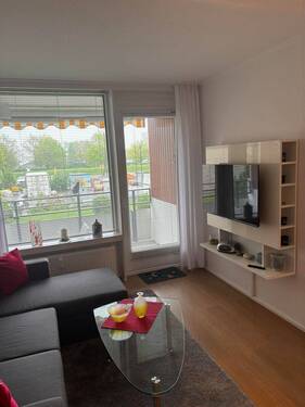Wohnzimmer mit Balkontür - 