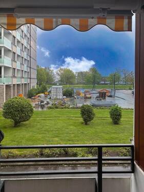 Blick vom Balkon in Richtung Meer - 