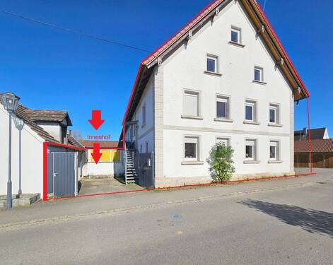 Innenhof mit Tor - 9 Zimmer Doppelhaushälfte zum Kaufen in Bad Saulgau