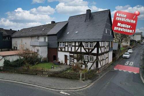 Titelbild - Einzigartiges Fachwerkhaus mit zeitlosem Charme - provisionsfrei