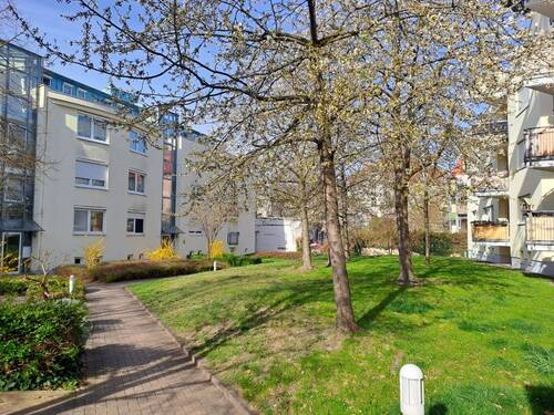 Außenanlagen-3 - 2 Zimmer Etagenwohnung zum Kaufen in Dresden