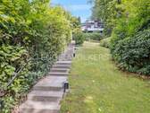 Blick vom Unterberg zum Haus - 6 Zimmer Mehrfamilienhaus, Wohnhaus zum Kaufen in Hamburg