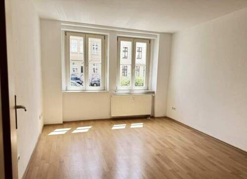 Wohnzimmer - 3 Zimmer Etagenwohnung zur Miete in Magdeburg