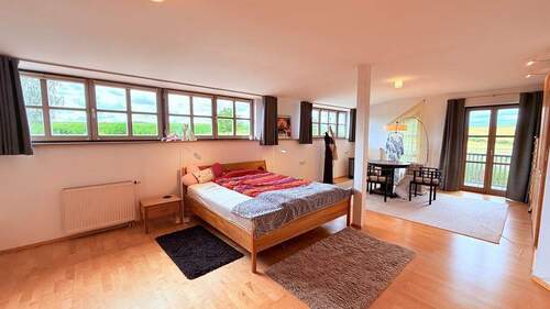 Elternschlafzimmer mit Balkon - 