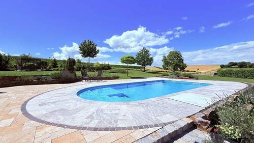 traumhafter Poolbereich - 7 Zimmer Einfamilienhaus zum Kaufen in Buchbach