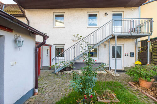 Nebengebäude mit 2 Wohnungen - 