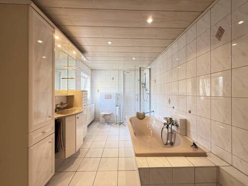 Bad im Obergeschoss - 