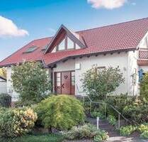 Exklusives Wohnen am Glockenberg - Lichtdurchflutetes Familienhaus mit Traumgarten und viel Privatsphäre - Wadgassen