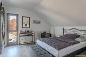 Elternschlafzimmer mit... - 