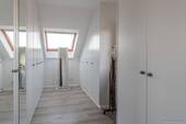 ...Ankleide - 