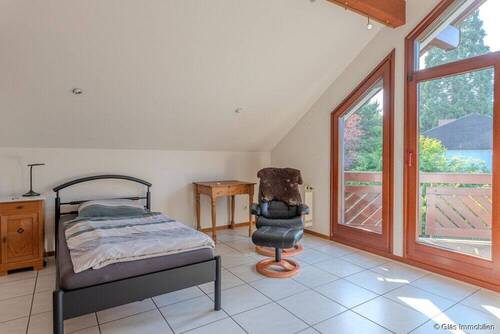 Kinderzimmer 1 mit Balkon - 
