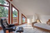 Kinderzimmer 2 mit Balkon - 