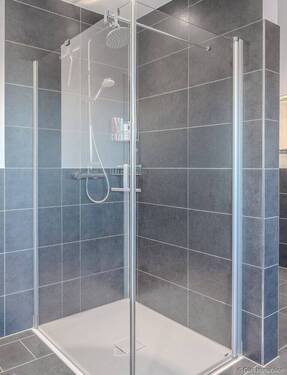 ...bodengleiche Dusche - 