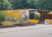 Kaffee, Kuchen und frische Brötchen - 