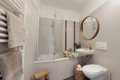 Bad mit Wanne - (Einrichtung visualisiert) - 