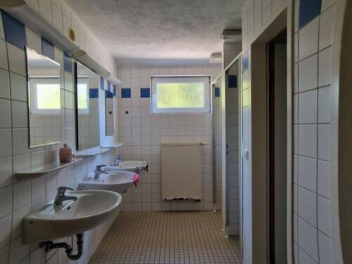 Gemeinschaftsbad Haus 1 - 