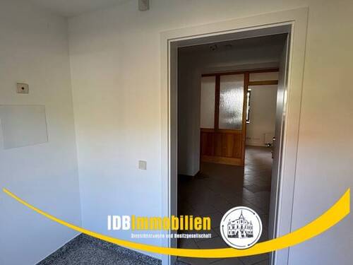 Flur / Eingangsbereich - Etagenwohnung mit 145,00 m² in Dippoldiswalde zur Miete