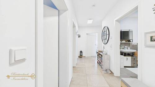 Bild 3 - 4 Zimmer Etagenwohnung in Nienburg