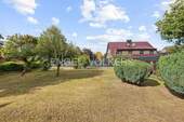 Gartenperspektive zum Nachbarn - 