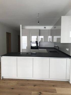 EBK WHG nord - 4 Zimmer Etagenwohnung zur Miete in Dreieich