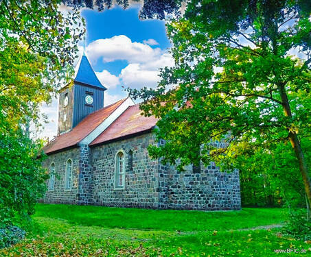 Alt-Lankwitz Dorfkirche gegenüber - 2 Zimmer Etagenwohnung in Berlin Alt-Lankwitz