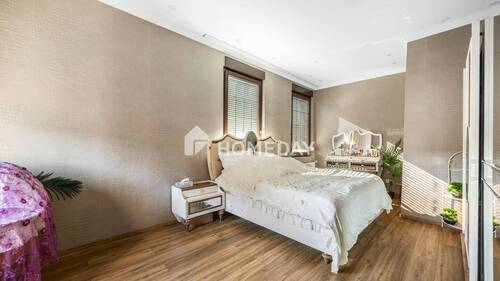 1. OG Elternschlafzimmer 1 - 