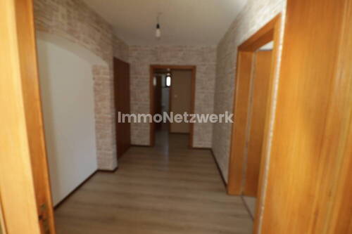 Flur Whg 3 - Mehrfamilienhaus, Wohnhaus mit 407,00 m² in Linz am Rhein zum Kaufen