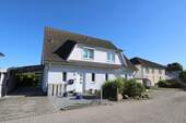 Frontansicht - 5 Zimmer Doppelhaushälfte zum Kaufen in Grömitz