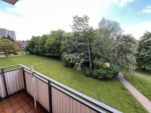 Balkon - Etagenwohnung mit 69,30 m&sup2; in Kiel zur Miete