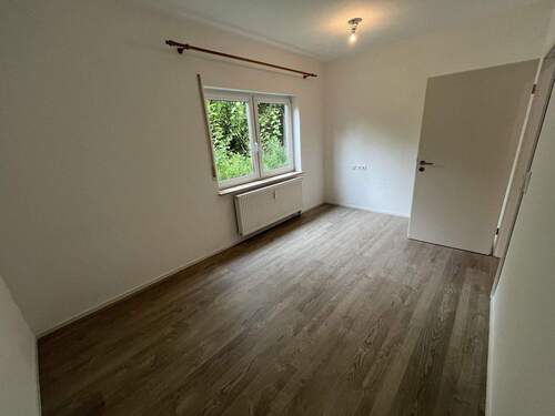 Schlafzimmer(1) - Etagenwohnung mit 81,00 m&sup2; in Möckmühl zur Miete
