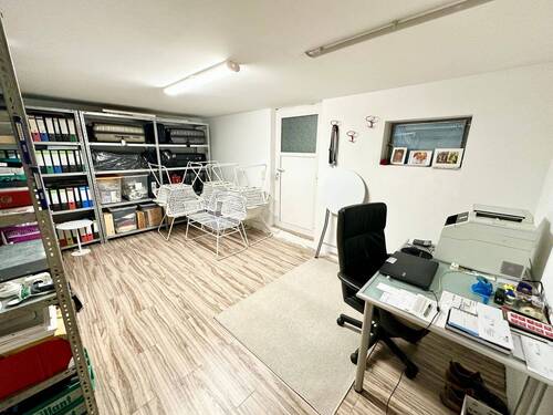 einer der vier großen und hochwertigen Kellerräume - 