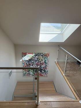 Bild 1 - Saniertes Einfamilienhaus im Grünen mit großem Garten, Erdwärme A+, Provisionsfrei